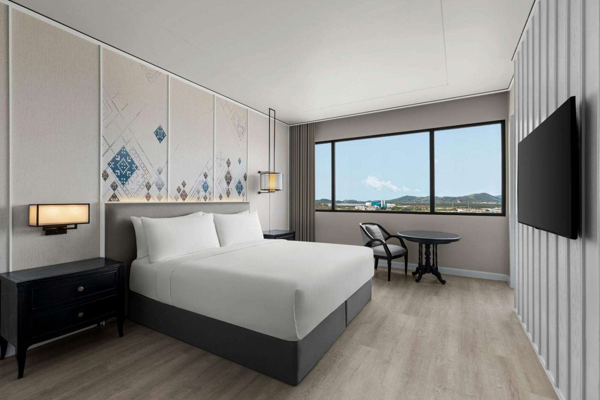 Отель Courtyard By Marriott Town Пхукет