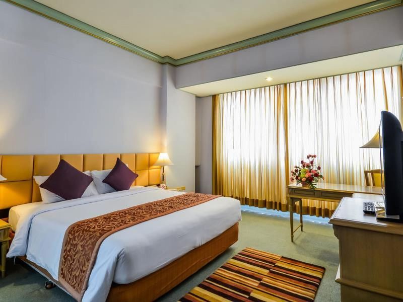 Courtyard By Marriott Town Отель Пхукет