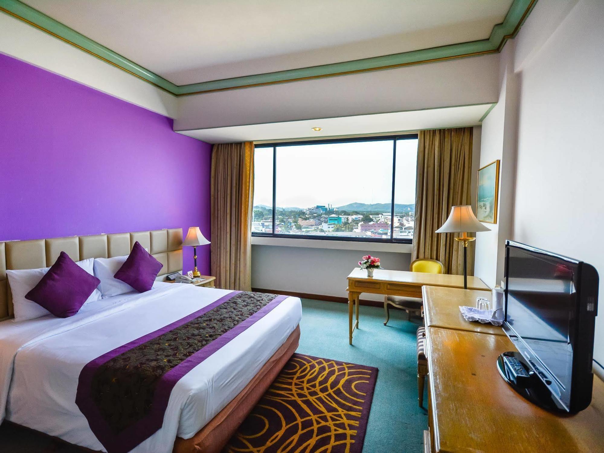 Courtyard By Marriott Town Пхукет